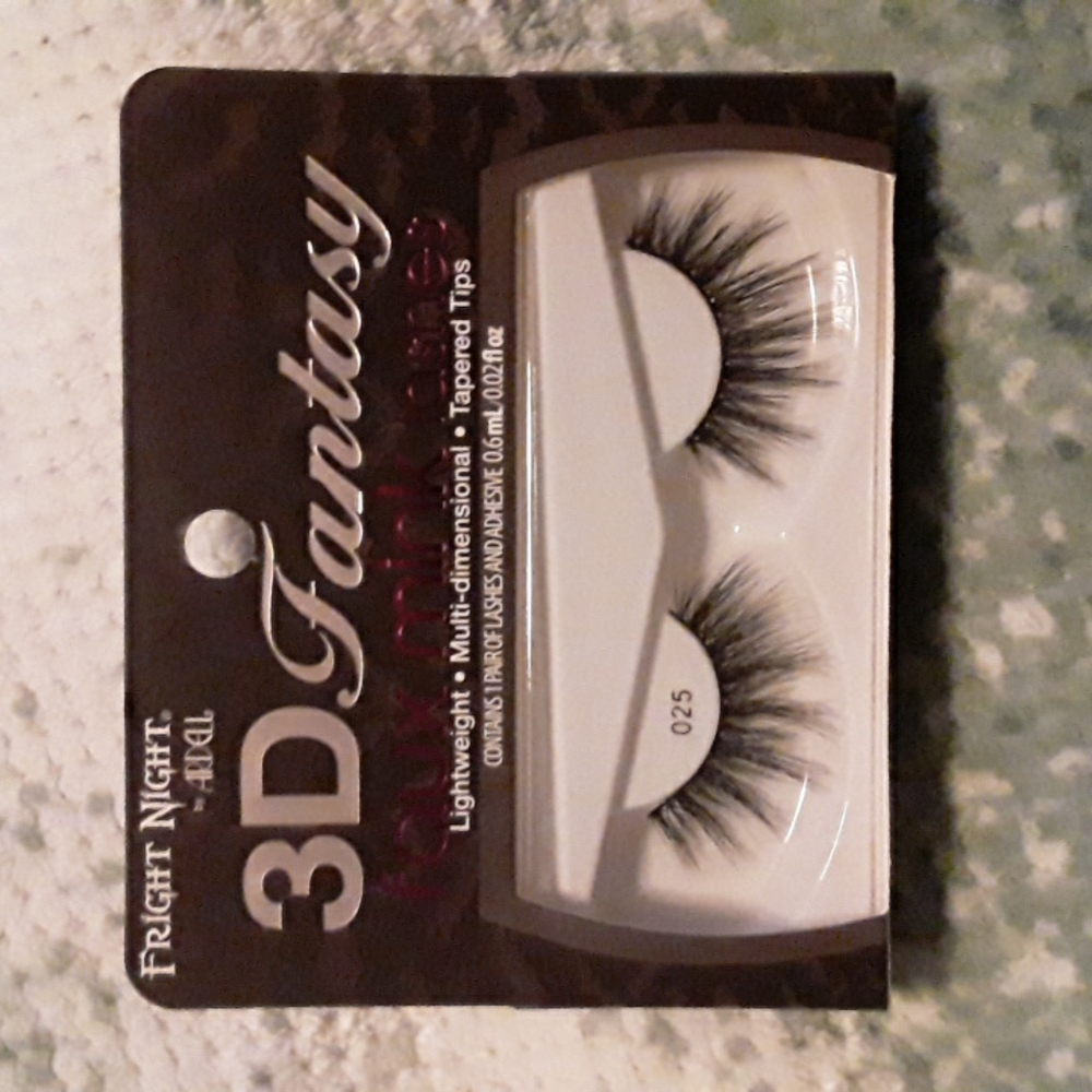 Eye lashes
